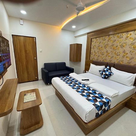 Hotel Signature Ankleshwar ภายนอก รูปภาพ